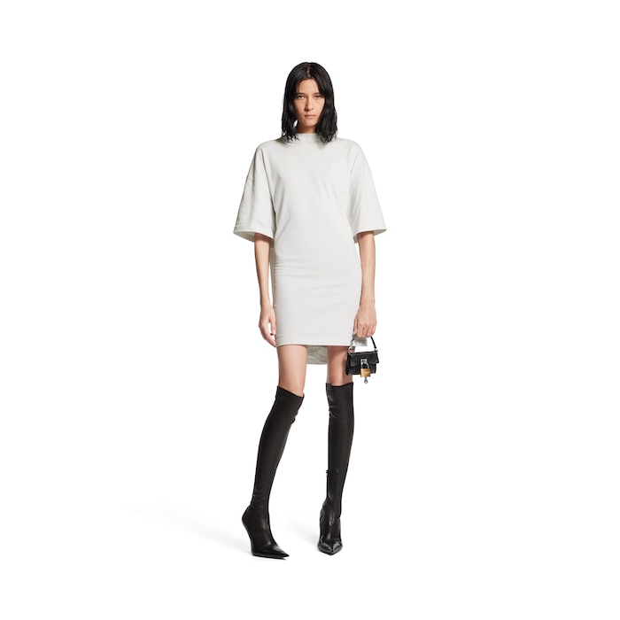 kleid mit halbbetonter passform
