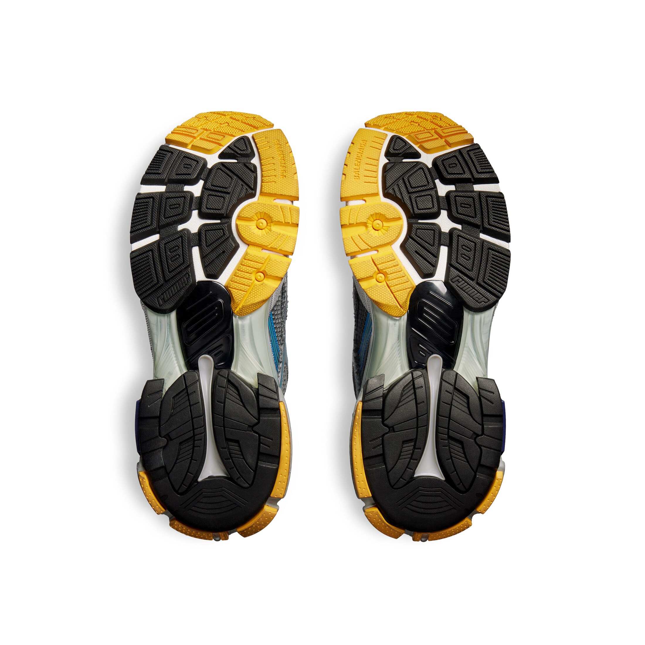 runner sneaker