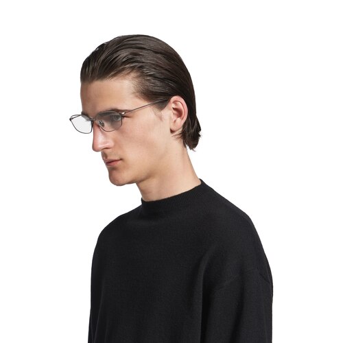 editorial oval sunglasses