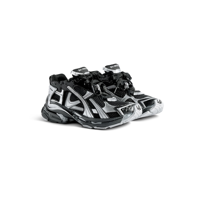 sneaker runner