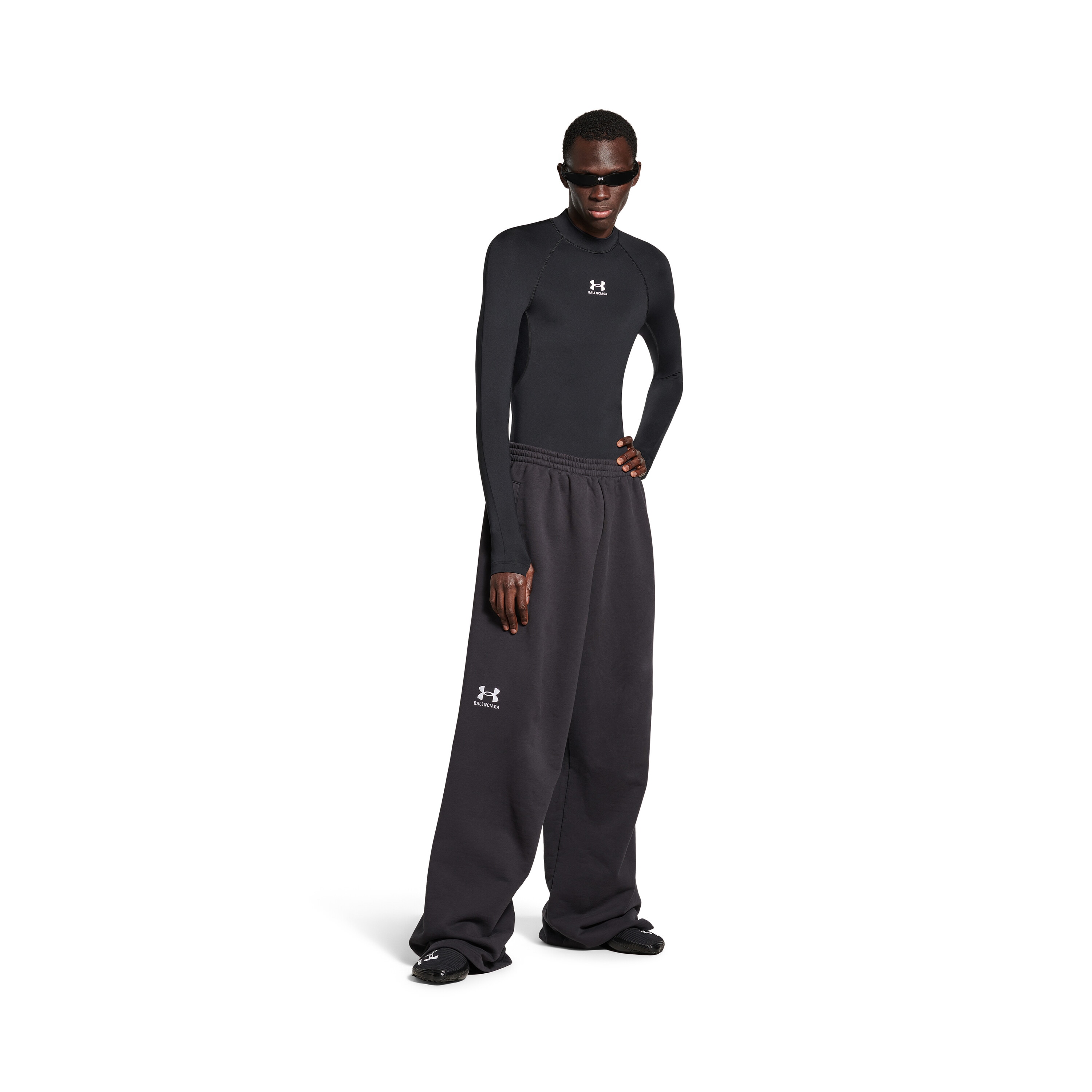 Under Armour Baggy Sweatpants in Black white