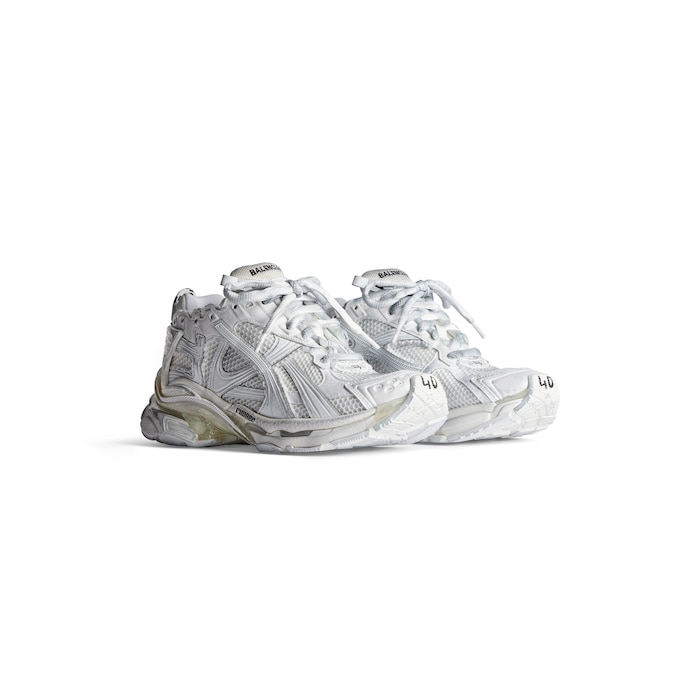 sneaker runner