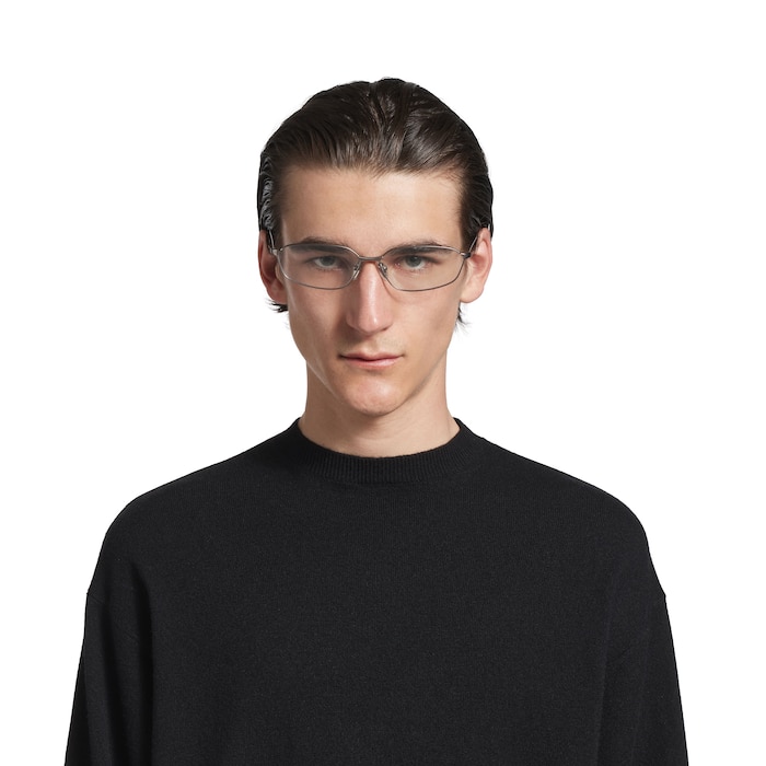 editorial oval sunglasses
