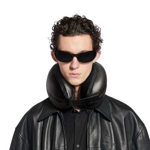 almohada de viaje balenciaga | automobili lamborghini