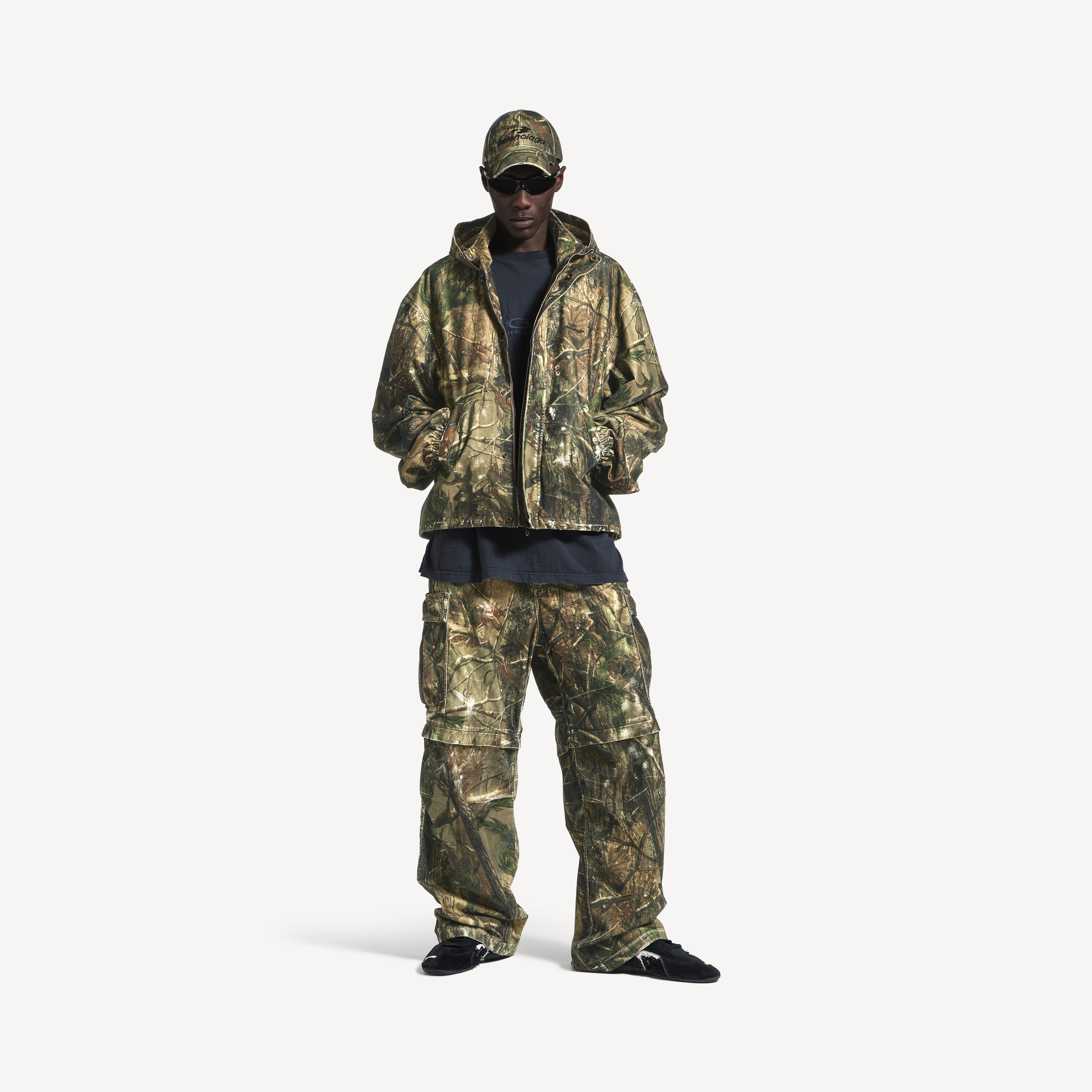 【未使用新品タグ付】 BALENCIAGA(バレンシアガ) カモフラ ジャケット ブラウン の メンズ フーデッド Workwear ジャケット | Balenciaga JP