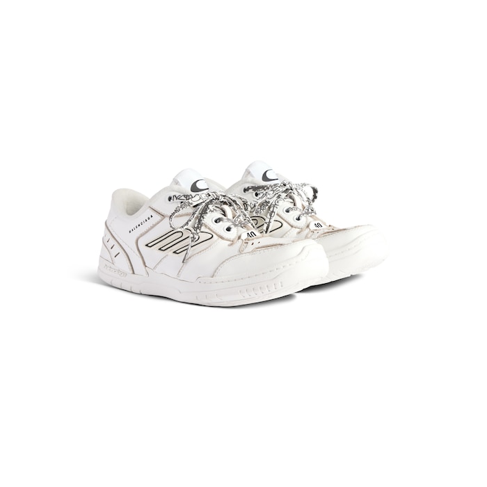 hamptons clean sneaker