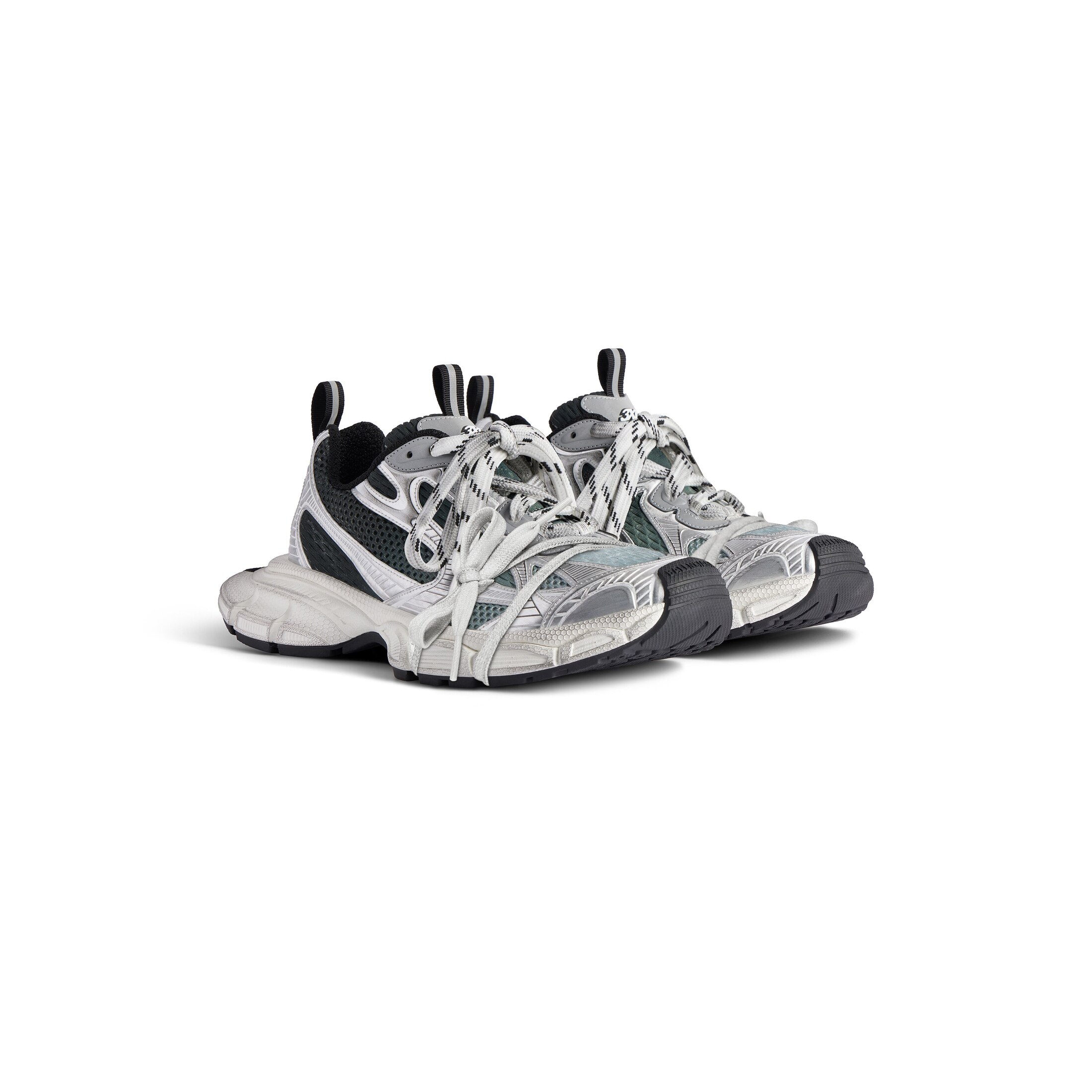 3xl gradient sneaker
