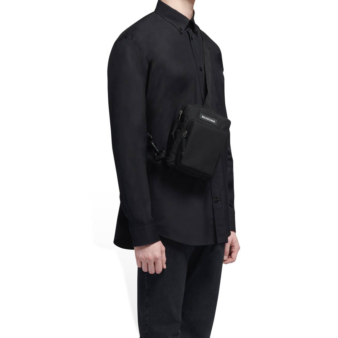 galdeblæren Turbine halvø Men's Explorer Crossbody Messenger Bag in Black | Balenciaga US
