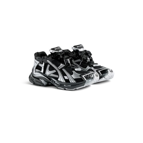 runner sneaker
