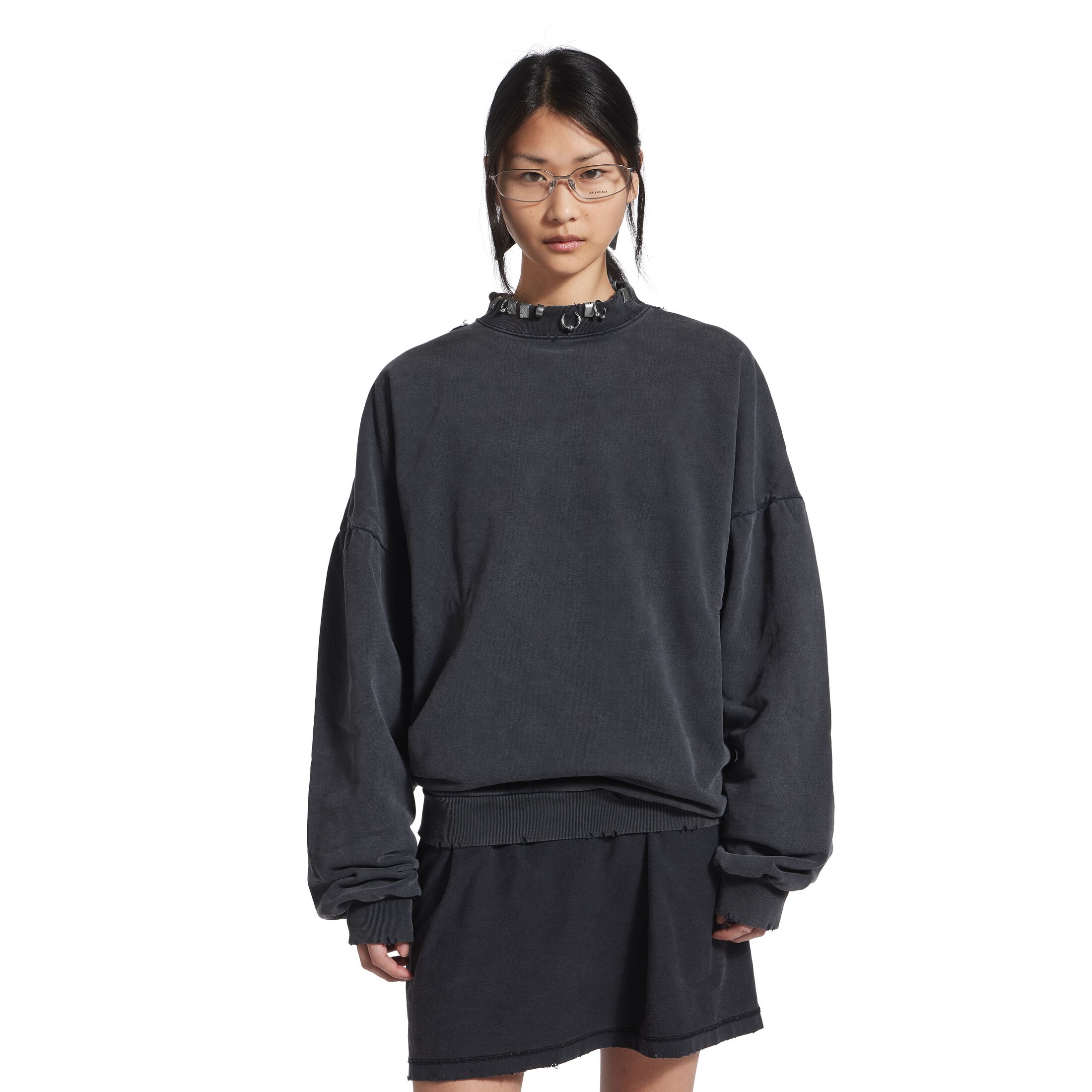 pierced round sweatshirt oversized
