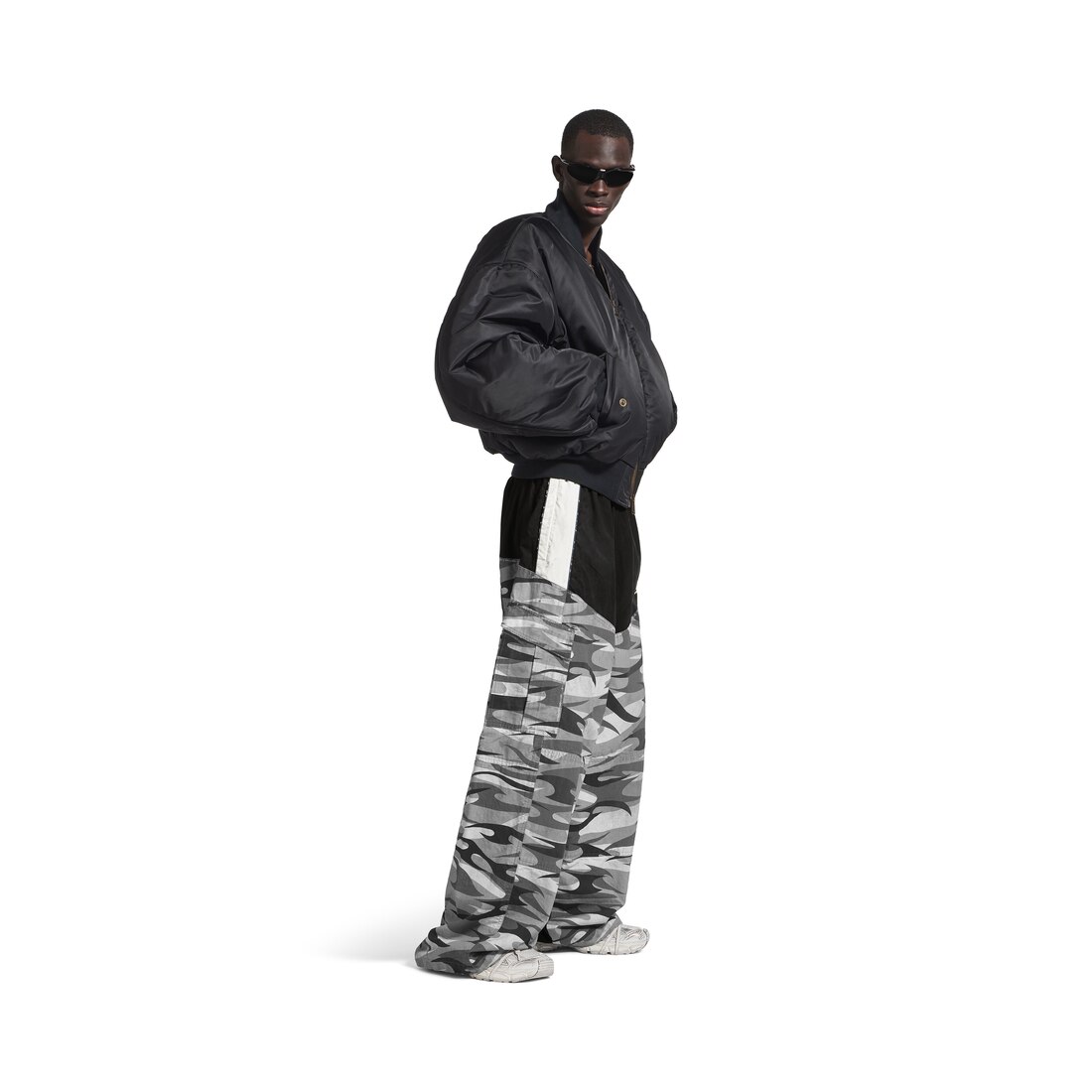 Men's Cut-up Cargo Tracksuit Pants in Black
