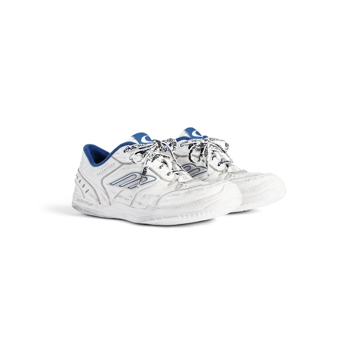 hamptons worn-out sneaker