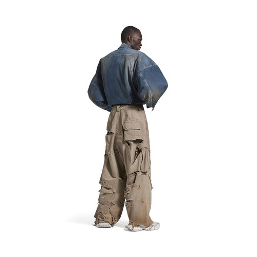 pantaloni cargo ampi e destrutturati