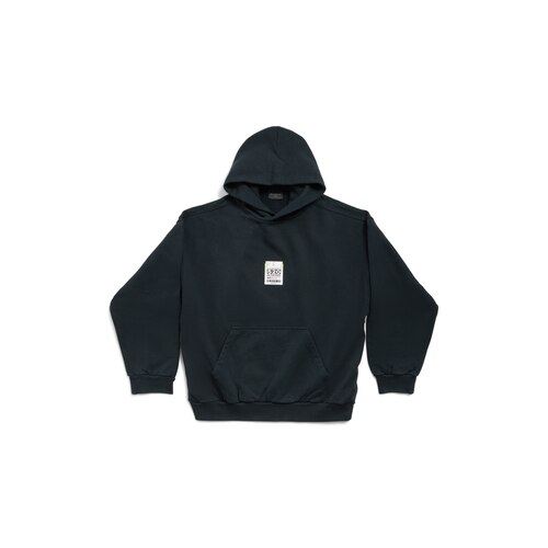 airport tag hoodie medium fit