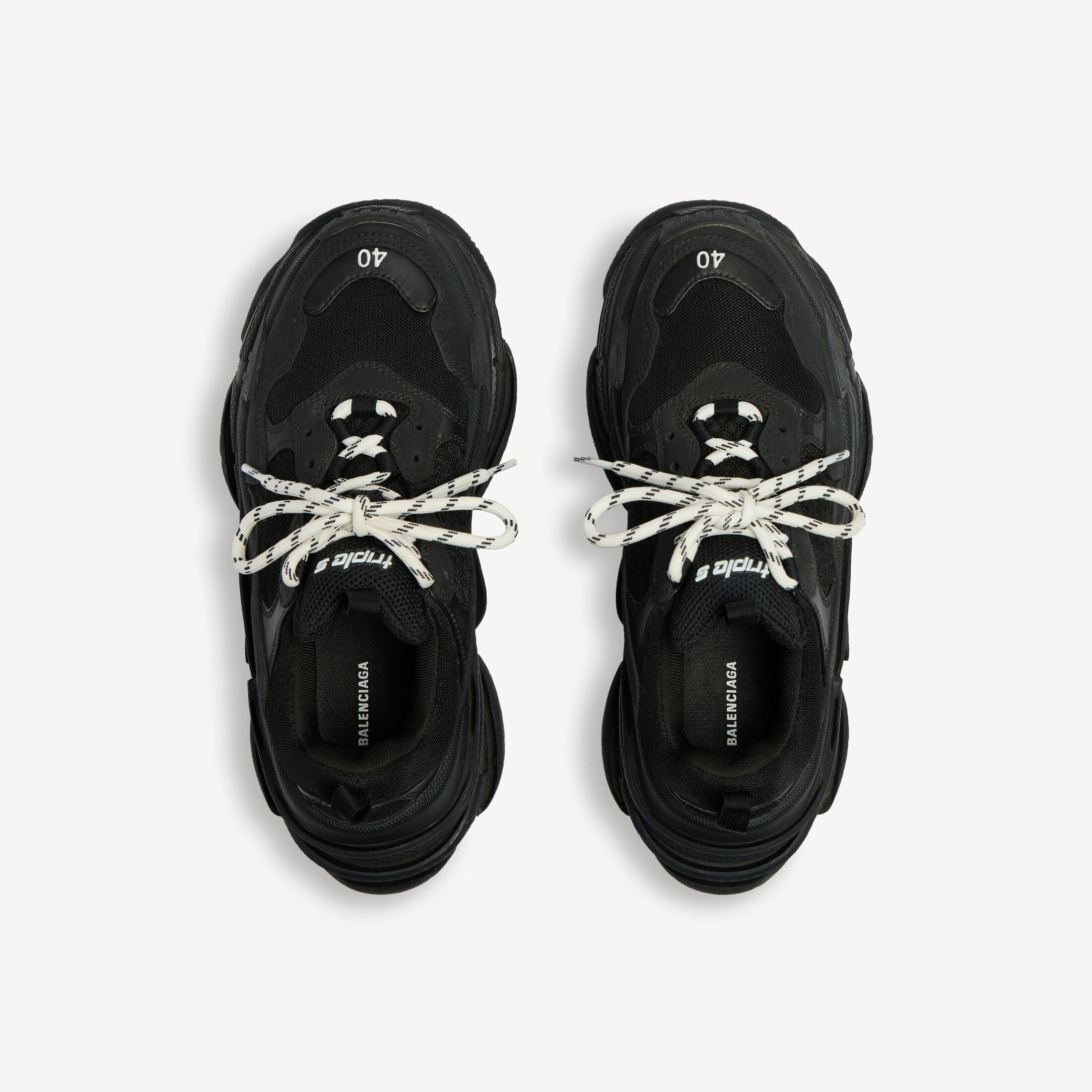 triple s retro sneaker balenciaga