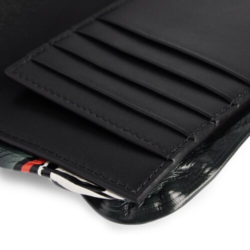 chips passport holder