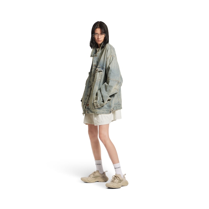 monday シューズ