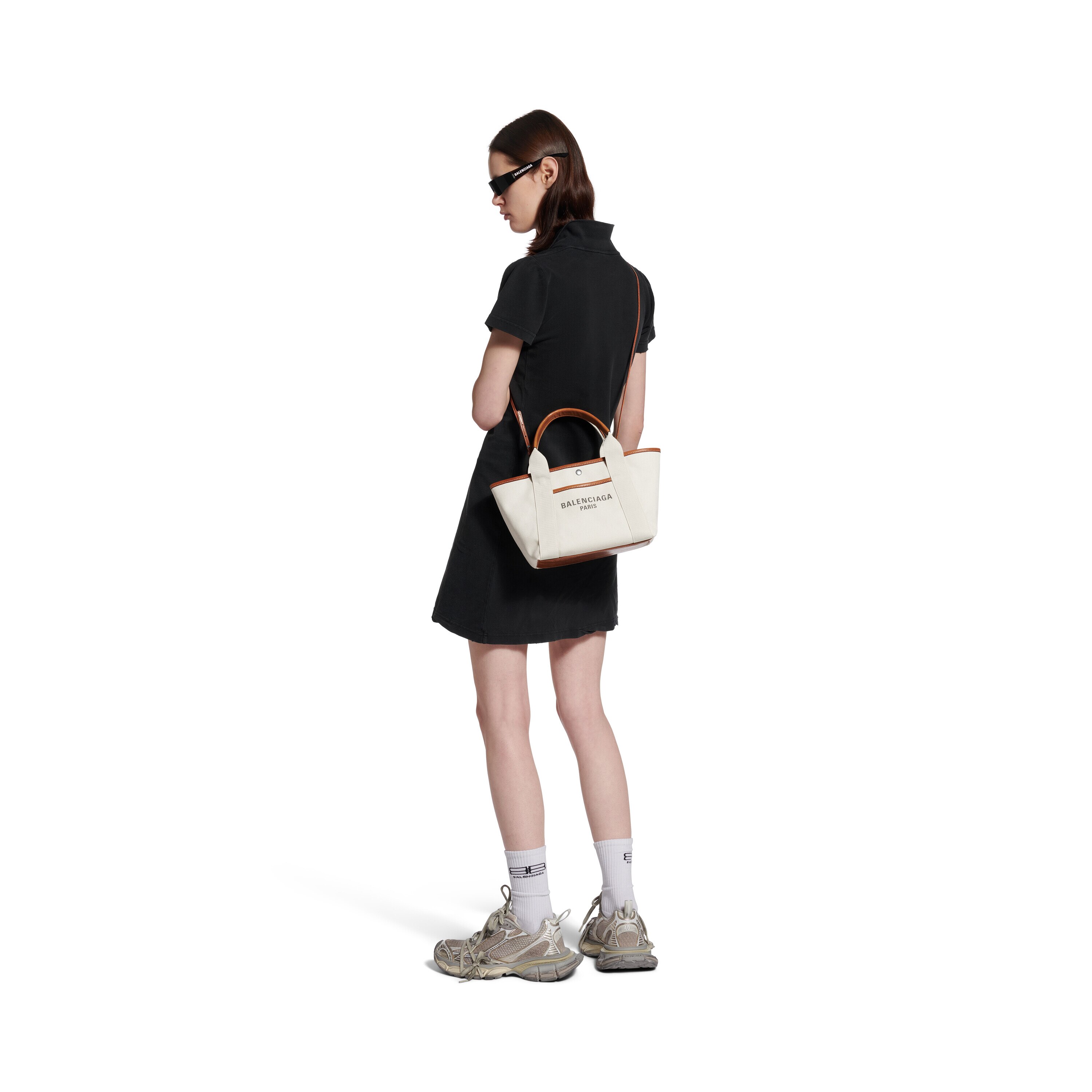 とにかく軽いバッグブランドおすすめ｜BALENCIAGA（バレンシアガ）
