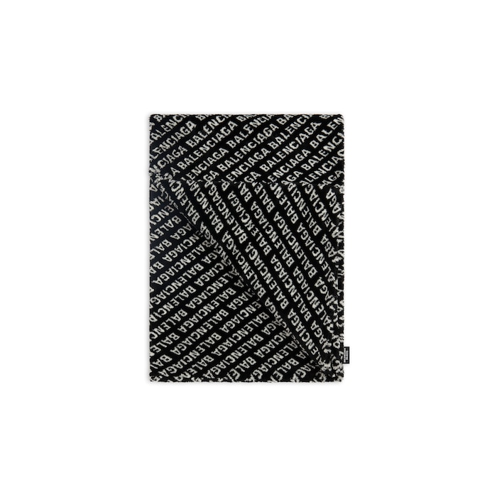 allover logo blanket