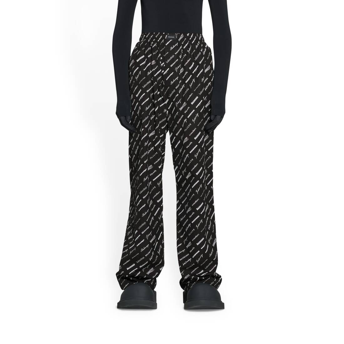 erfaring Thanksgiving Dele Men's Logomania All Over Pyjama Pants in Black | Balenciaga US