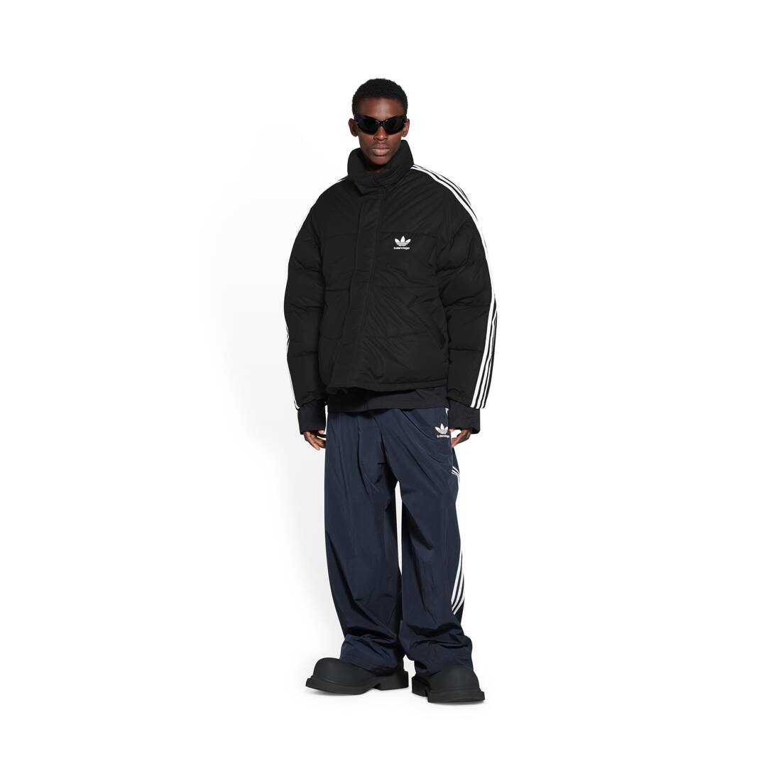 Balenciaga / Adidas Puffer ジャケット で ブラック