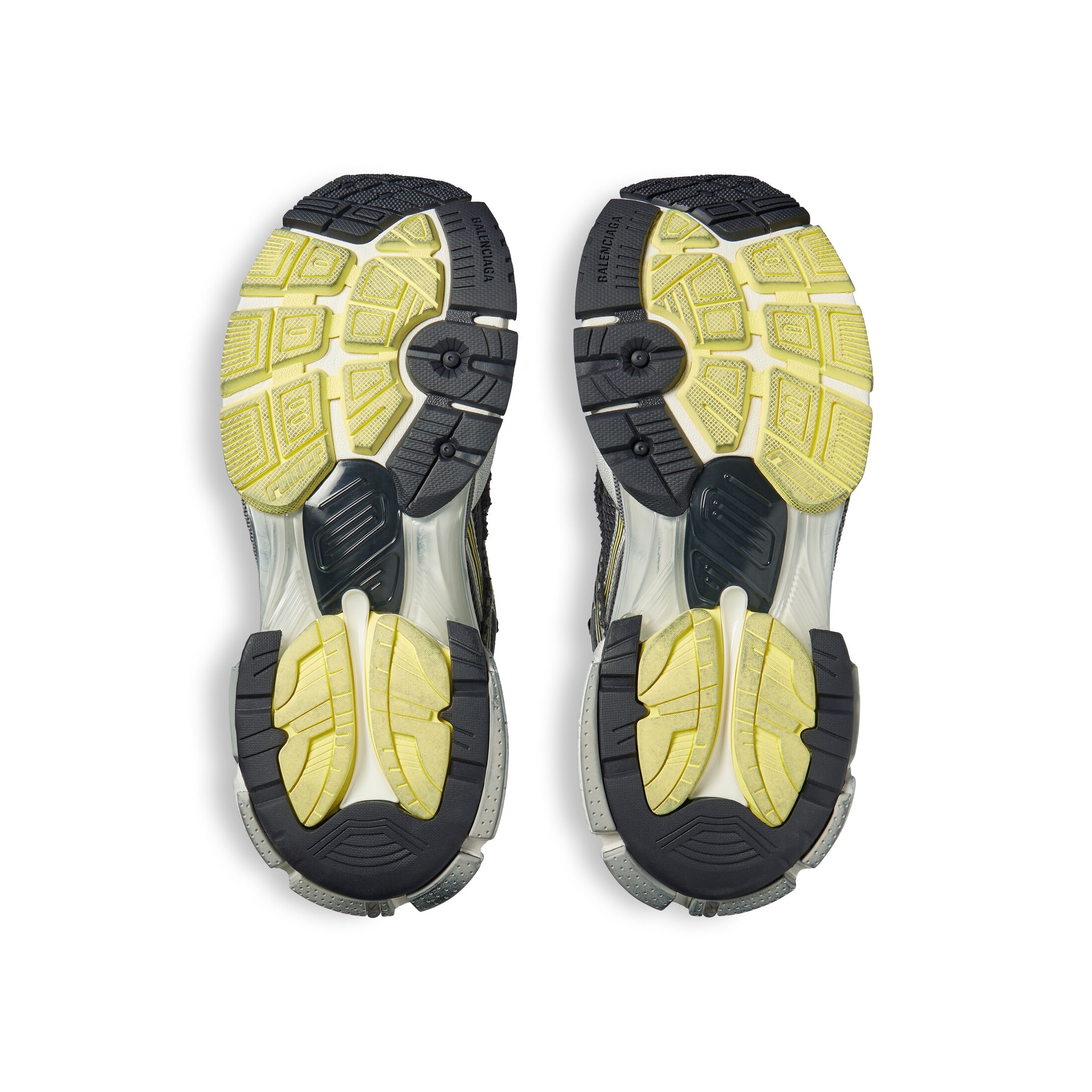 runner sneaker