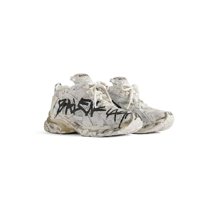 runner graffiti sneaker