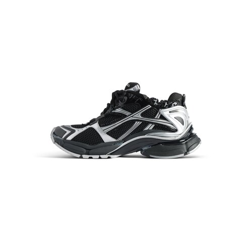 runner sneaker