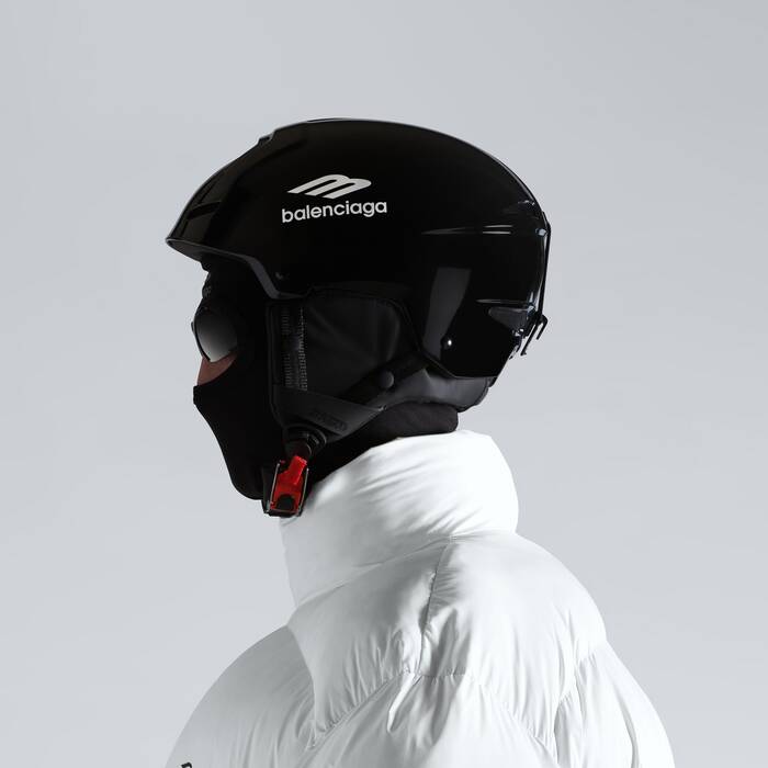 skiwear - helmet