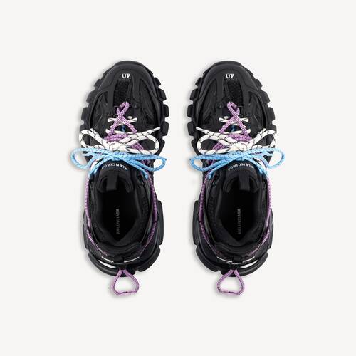 track trail laces sneaker