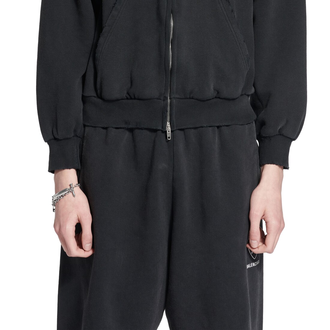 すぐ届く♪BALENCIAGAシルバー×黒ナノレースブレスレット♪ ホワイト の ウィメンズ DIY ブレスレット スニーカー