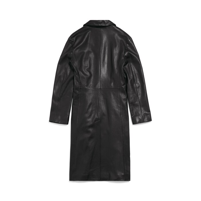 körperbetonter mantel