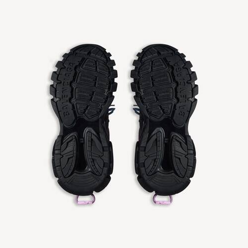 track trail laces sneaker