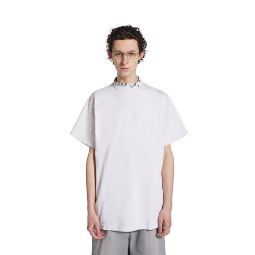 pierced t-shirt oversized