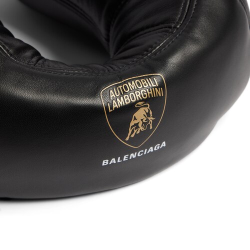 almohada de viaje balenciaga | automobili lamborghini