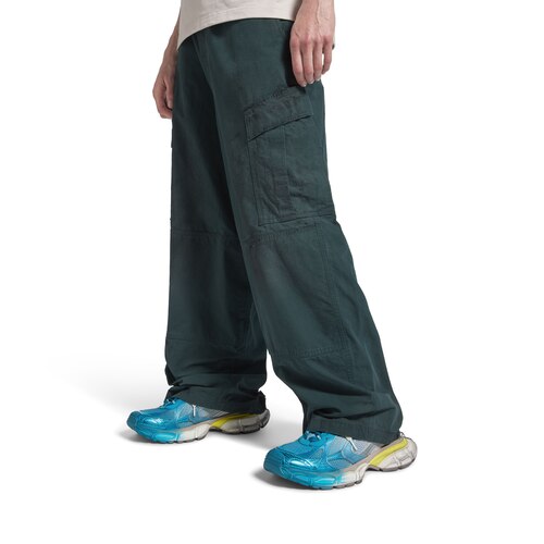 3xl toe spray sneaker