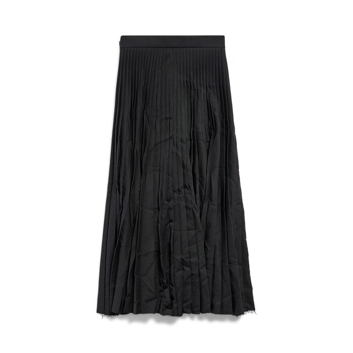 creased pleated skirt