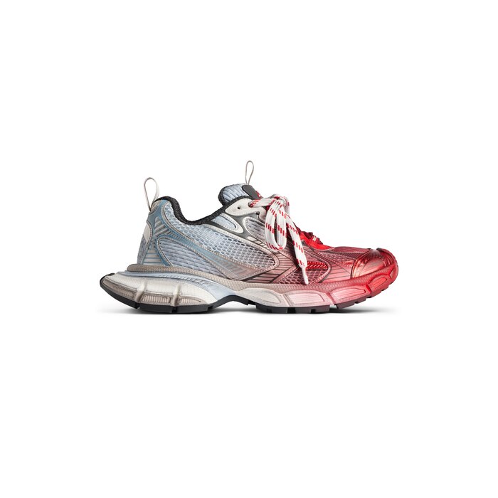 3xl toe spray sneaker 