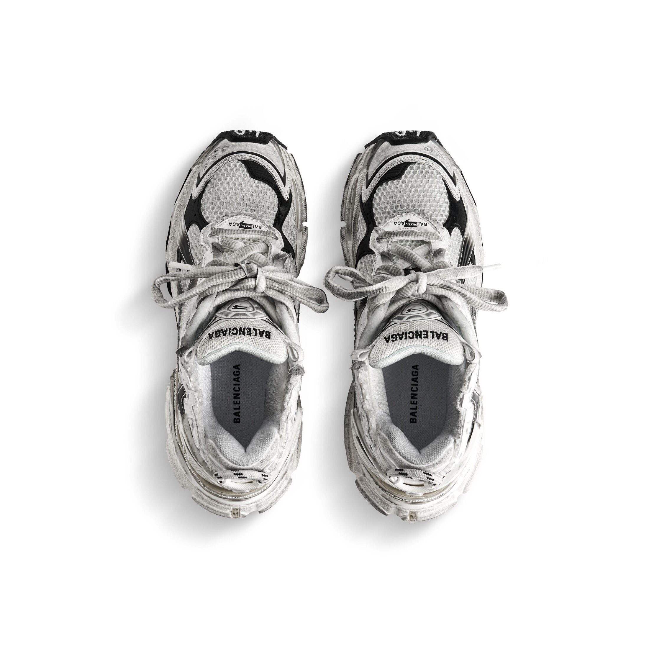 runner gradient sneaker