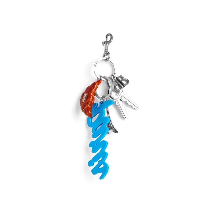 tourist paris croissant charm/keychain