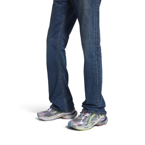runner sneaker