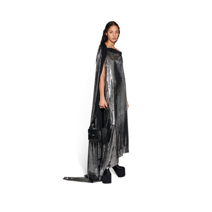 minimal gown