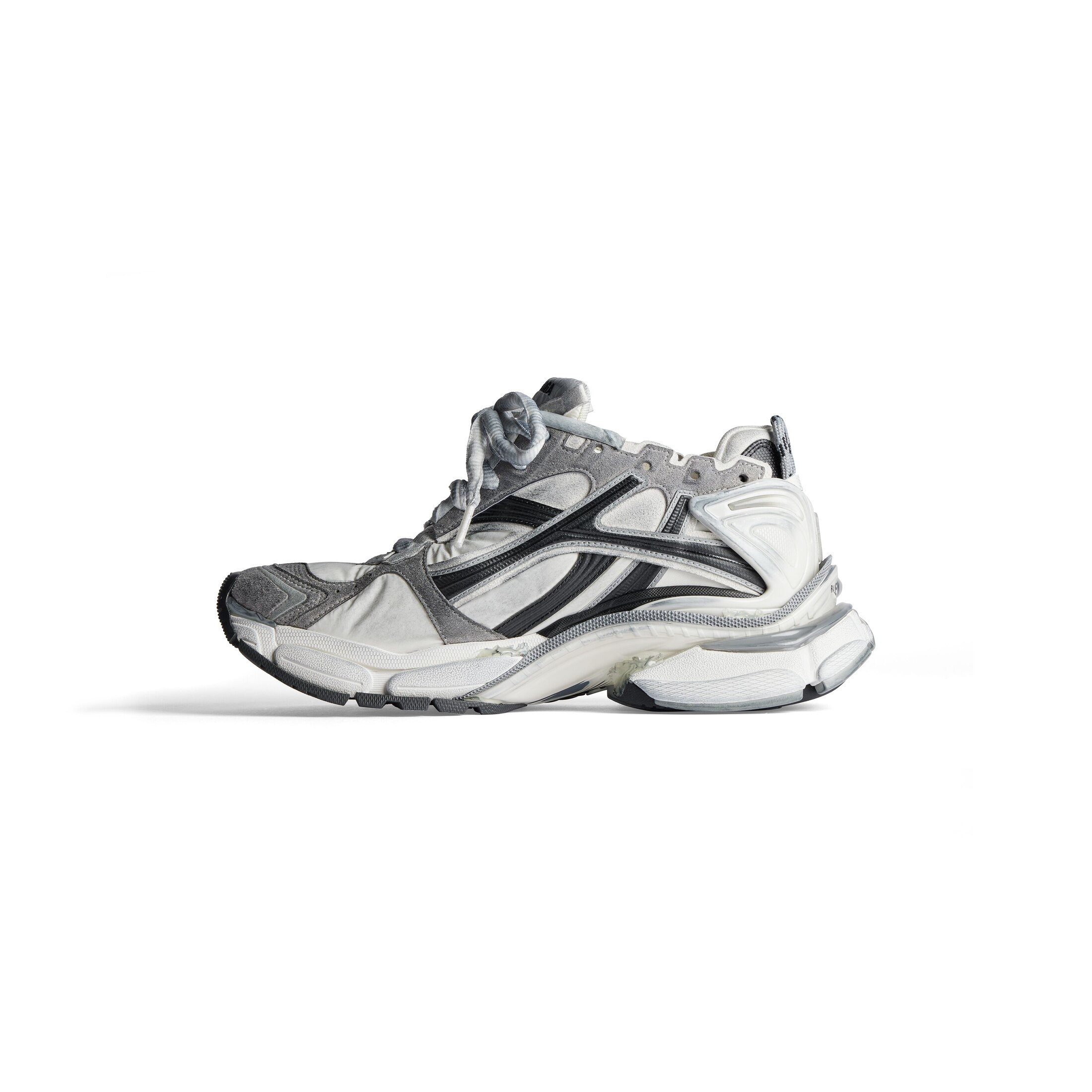 runner sneaker