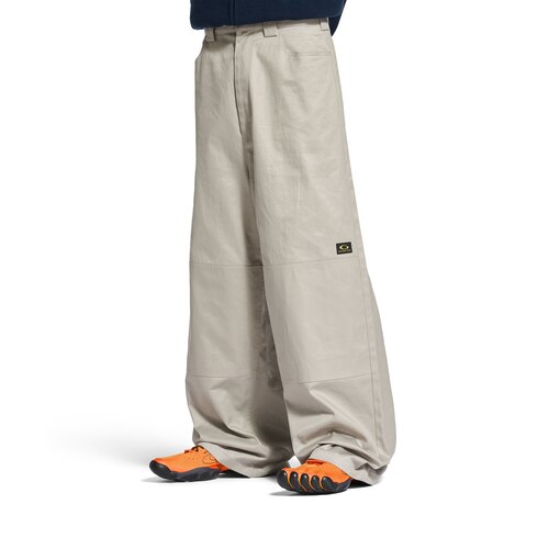 anatomic runner sneaker