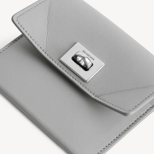 rodeo card holder with flap