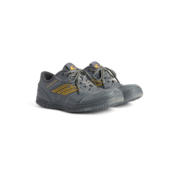 hamptons worn-out sneaker