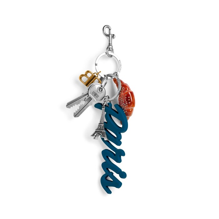 tourist paris croissant charm/keychain