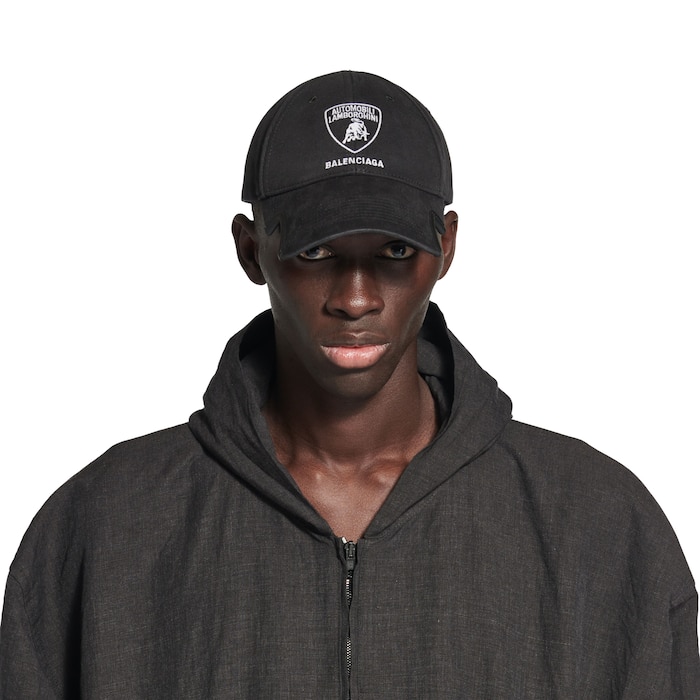 casquette balenciaga i automobili lamborghini