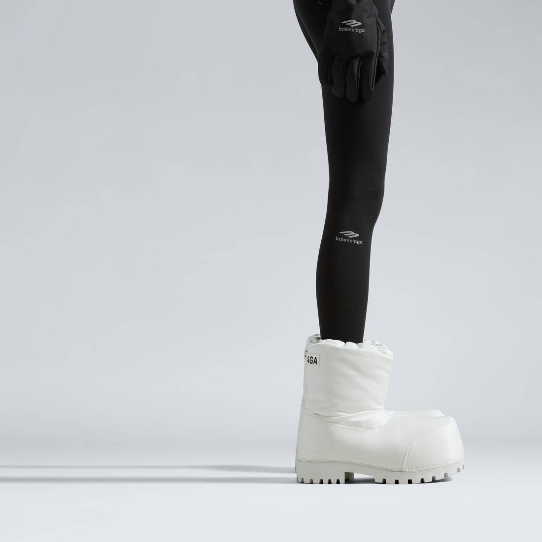 ホワイト の ウィメンズ Skiwear - Alaska ローブーツ | Balenciaga JP