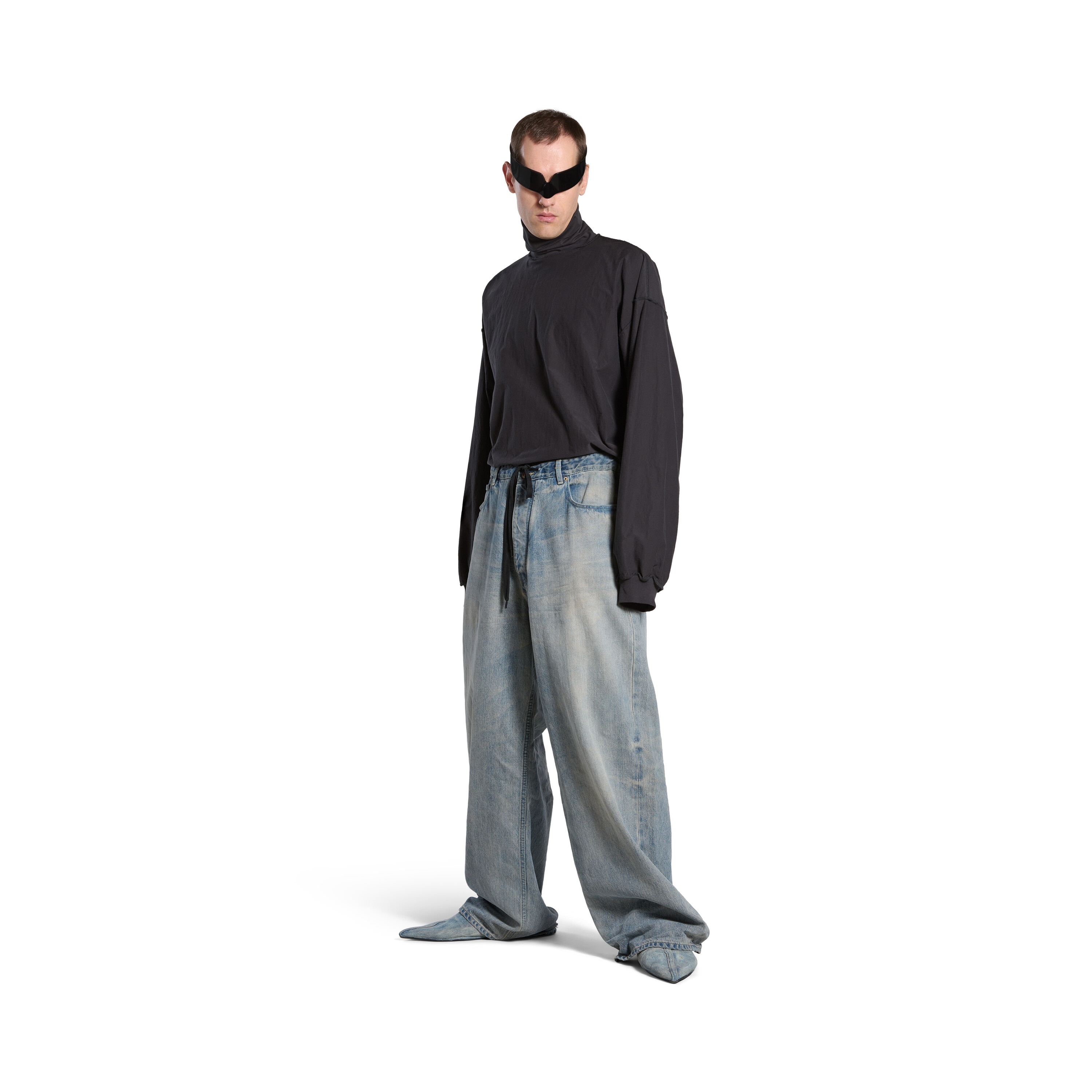 oversized baggy pants